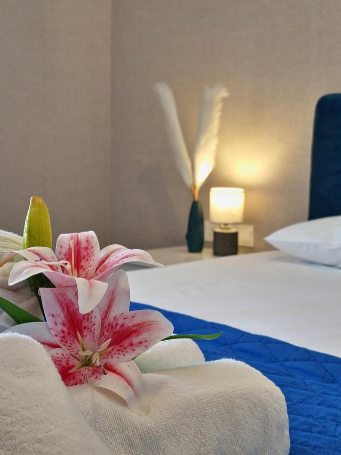 Carisa Deluxe Apartment With Jacuzzi Larnaca Exterior photo